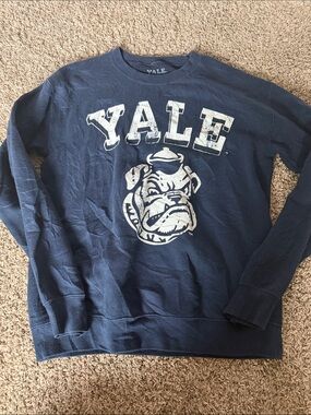 Vintage Women’s Crewneck Yale University size Small